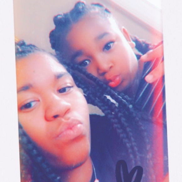 Meet your Posher, Brittney - Picture 1 of 1